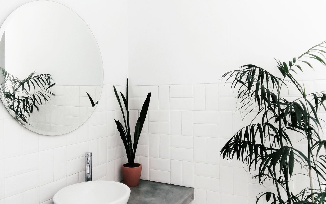 Anti graffiti film for restrooms Anti-graffiti-film-for-restrooms