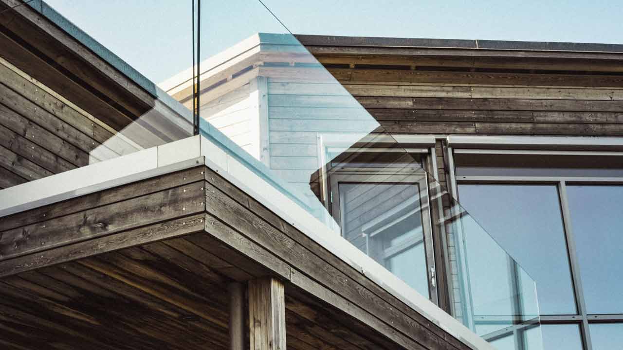 can window film be installed on plexi glass