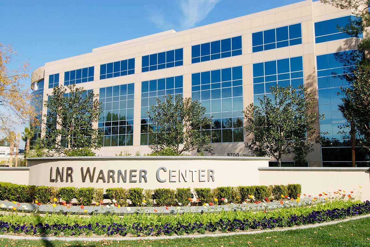 warner-center
